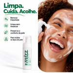 Aplicação da Espuma de Limpeza Facial Mizz — remove impurezas, limpa sem ressecar, para todos os tipos de pele